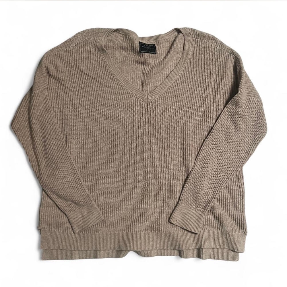 Abercrombie & Fitch V-Neck Sweater in Taupe